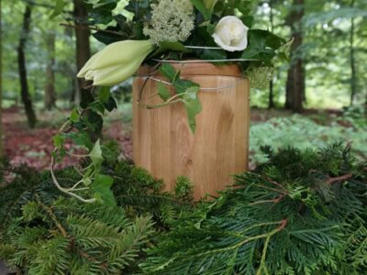 Urnenbestattung auf einem Magdeburger Friedhof – Samsara Bestattungen